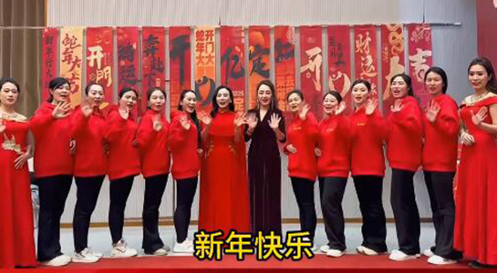 ������\(y��n)�����Ҹ��M���g���w˹�_(d��)ף�����Ěg��һ·��ꖣ�