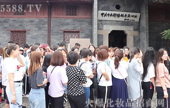 走近革命時代,感受英雄情懷 走近革命時代,感受英雄情懷