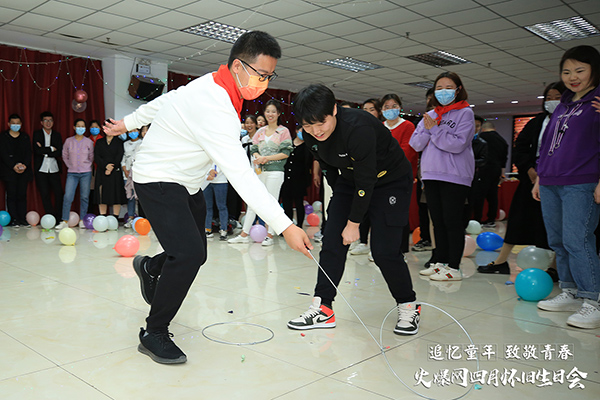 “追憶童年·致敬青春”火爆網(wǎng)4月懷舊生日會(huì)圓滿(mǎn)舉辦 “追憶童年·致敬青春”火爆網(wǎng)4月懷舊生日會(huì)圓滿(mǎn)舉辦