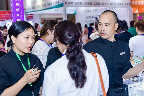 ��18���������H���I(y��)���[��(hu��)�A�M��Ļ