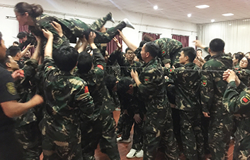 ֻ���B��ƴ�������ܳ�Խ������