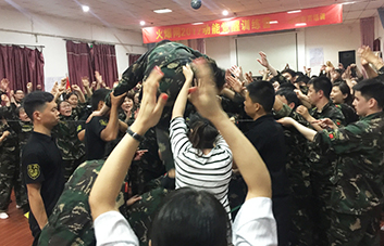 �A��һ���ݔ��һ����