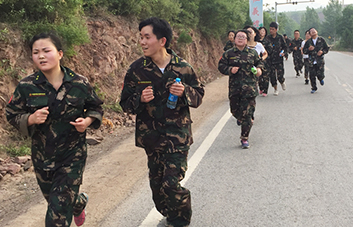 15����ͽ��ĥ�Z���𱬾W(w��ng)�T�;�Ӣ�F����O����