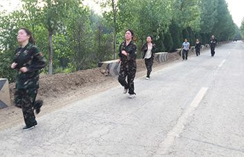 ���˵������ٴ�Ҳ��С���F꠵�������СҲ�Ǵ���